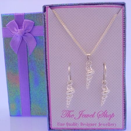 STERLING SILVER SEASHELL MATCHING NECKLACE & 12mm SLEEPER EARRINGS GORGEOUS SHIMMERING GIFT BOX