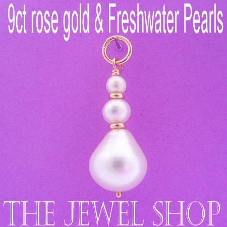 9CT ROSE GOLD NATURAL WHITE 3 FRESHWATER PEARL TEARDROP PENDANT