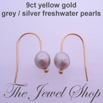 9CT YELLOW GOLD 6mm x 4mm GREY FRESHWATER PEARL HOOK DESIGNER EARRINGS