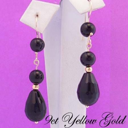 9CT YELLOW GOLD TEARDROP BLACK AGATE & 9CT BALL FEATURE HOOK DESIGN EARRINGS
