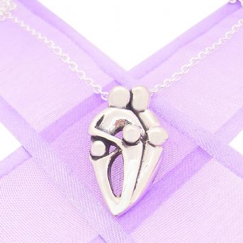 STERLING SILVER 13mm FAMILY OF FIVE PENDANT NECKLACE