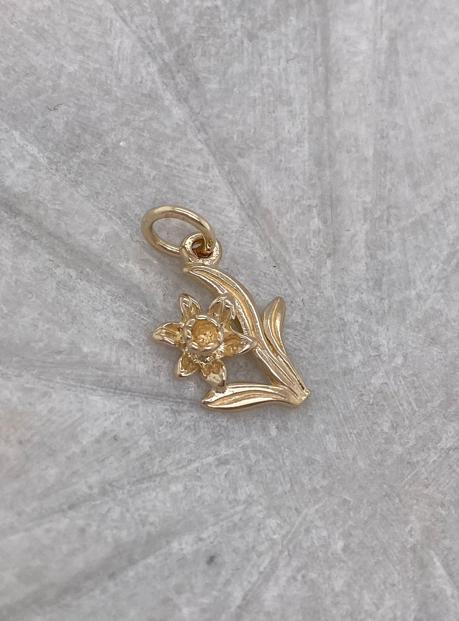 Daffodil Flower Charm in 9ct Gold