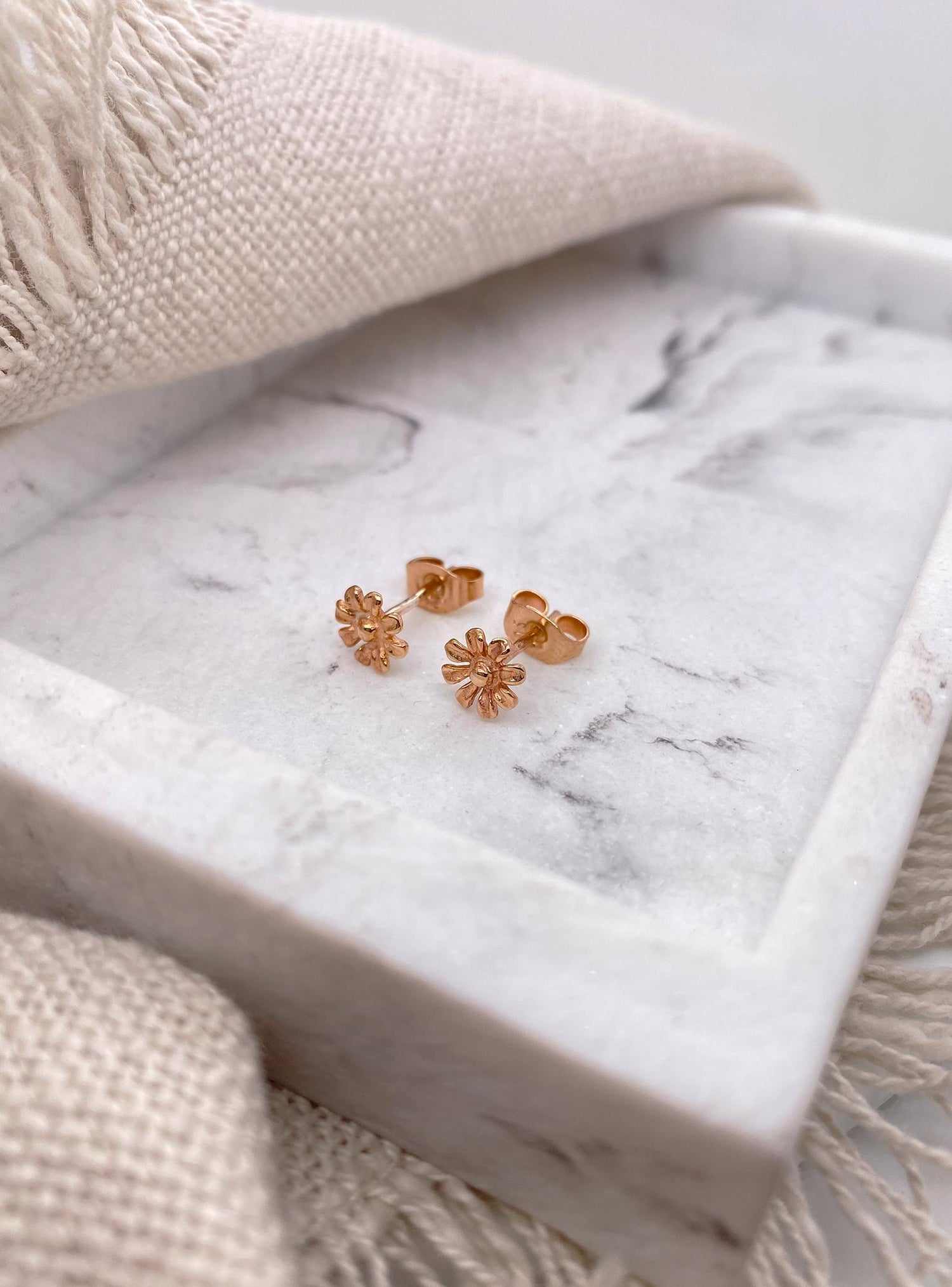 9ct Rose Gold 7mm Daisy Flower Charm Stud Earrings