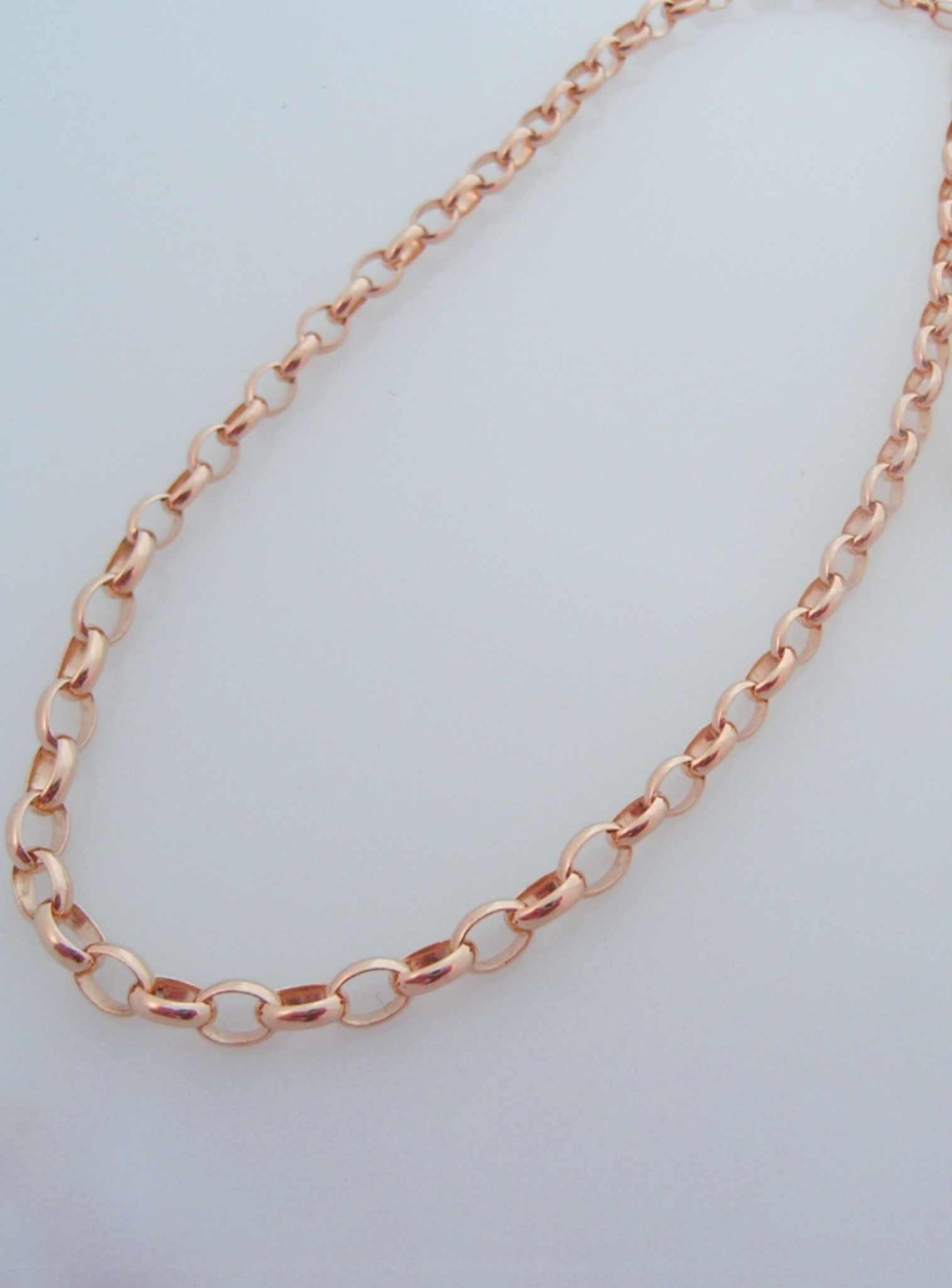 Graduated Oval Belcher Necklace Chain in 9ct Rose Gold
