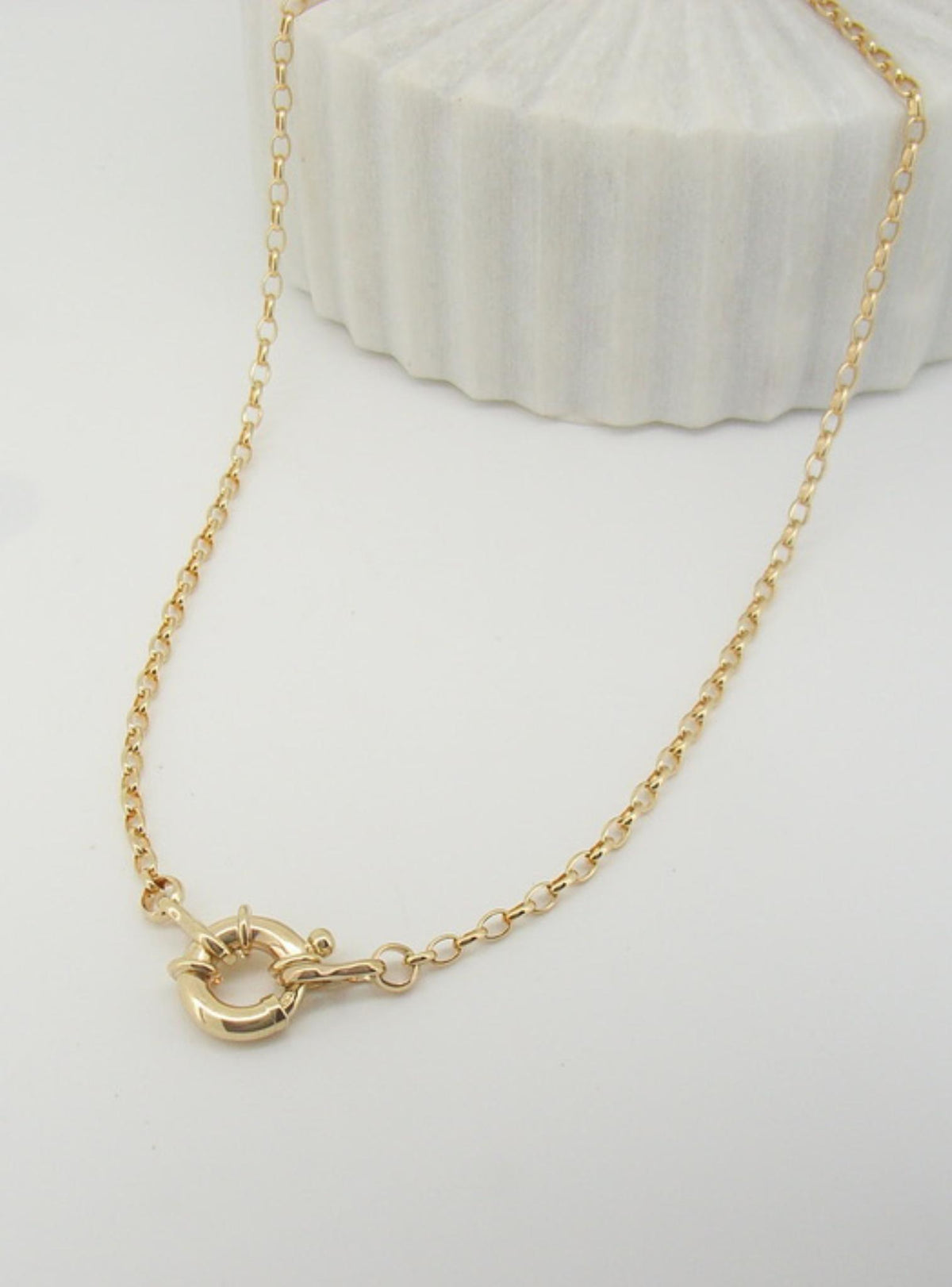 Oval Belcher 2.2mm Chain Necklace With Bolt Ring in 9ct Gold