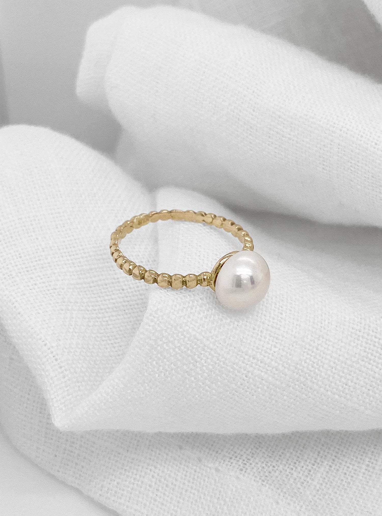 Coco Pearl Solitaire Ring in 9ct Gold