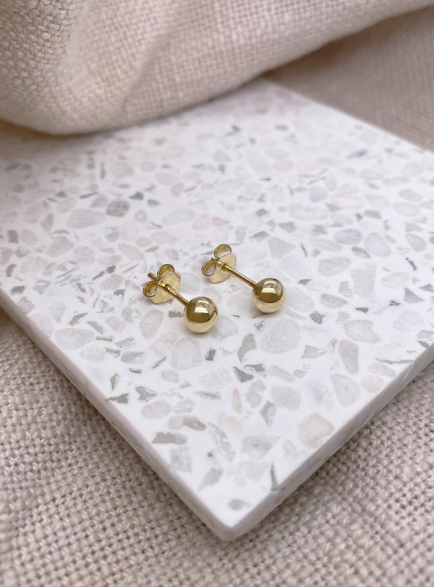 Elise Simple Ball Stud Earrings 5mm in Gold