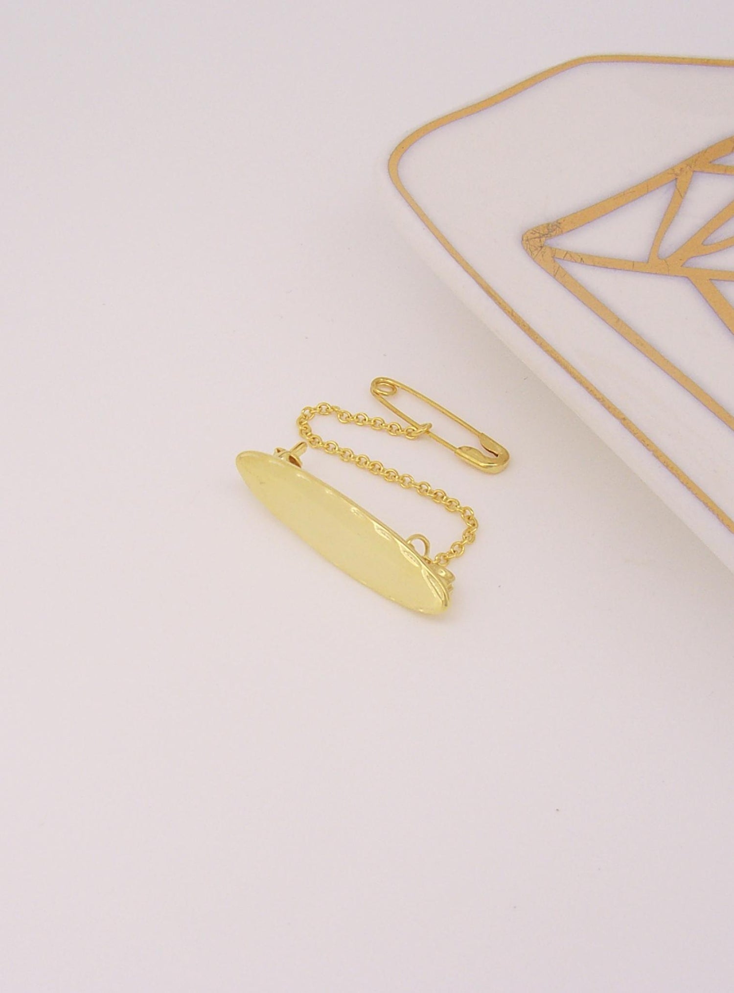 Oval Baby Name Brooch in 9ct Gold