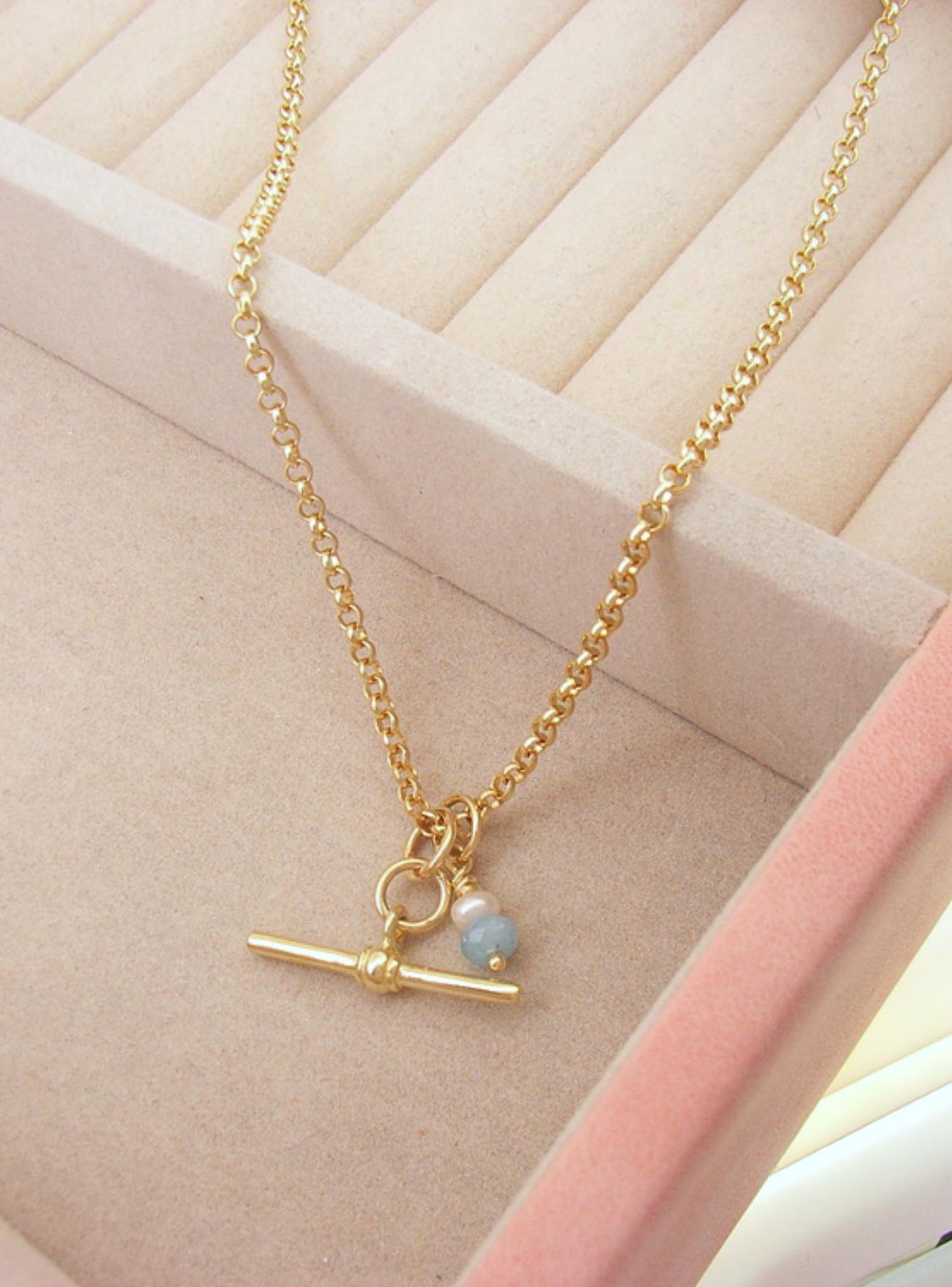 Small Fob TBar Belcher Necklace in 9ct Gold
