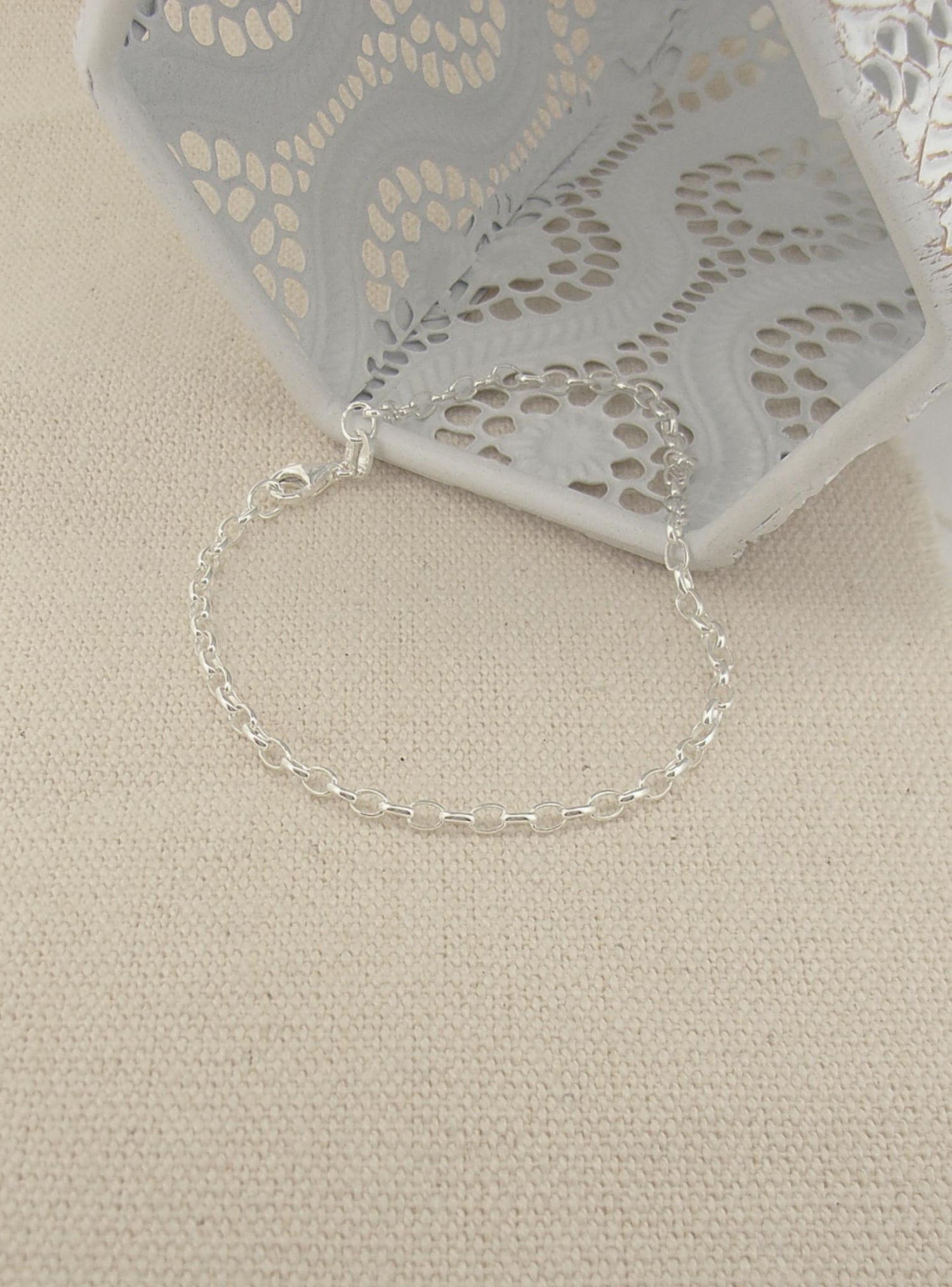 Oval Belcher Link Bracelet in Sterling Silver
