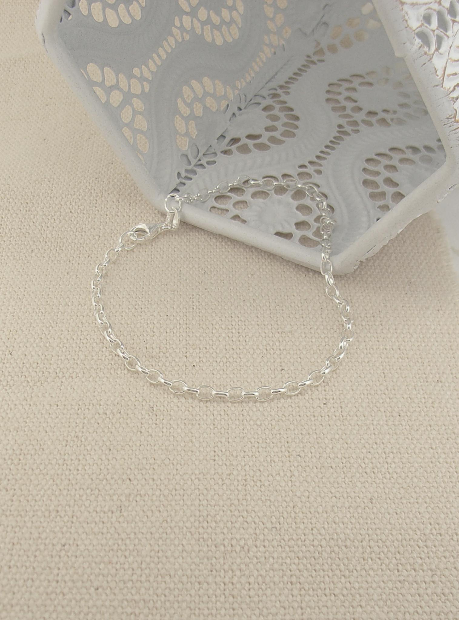 Oval Belcher Link Bracelet in Sterling Silver