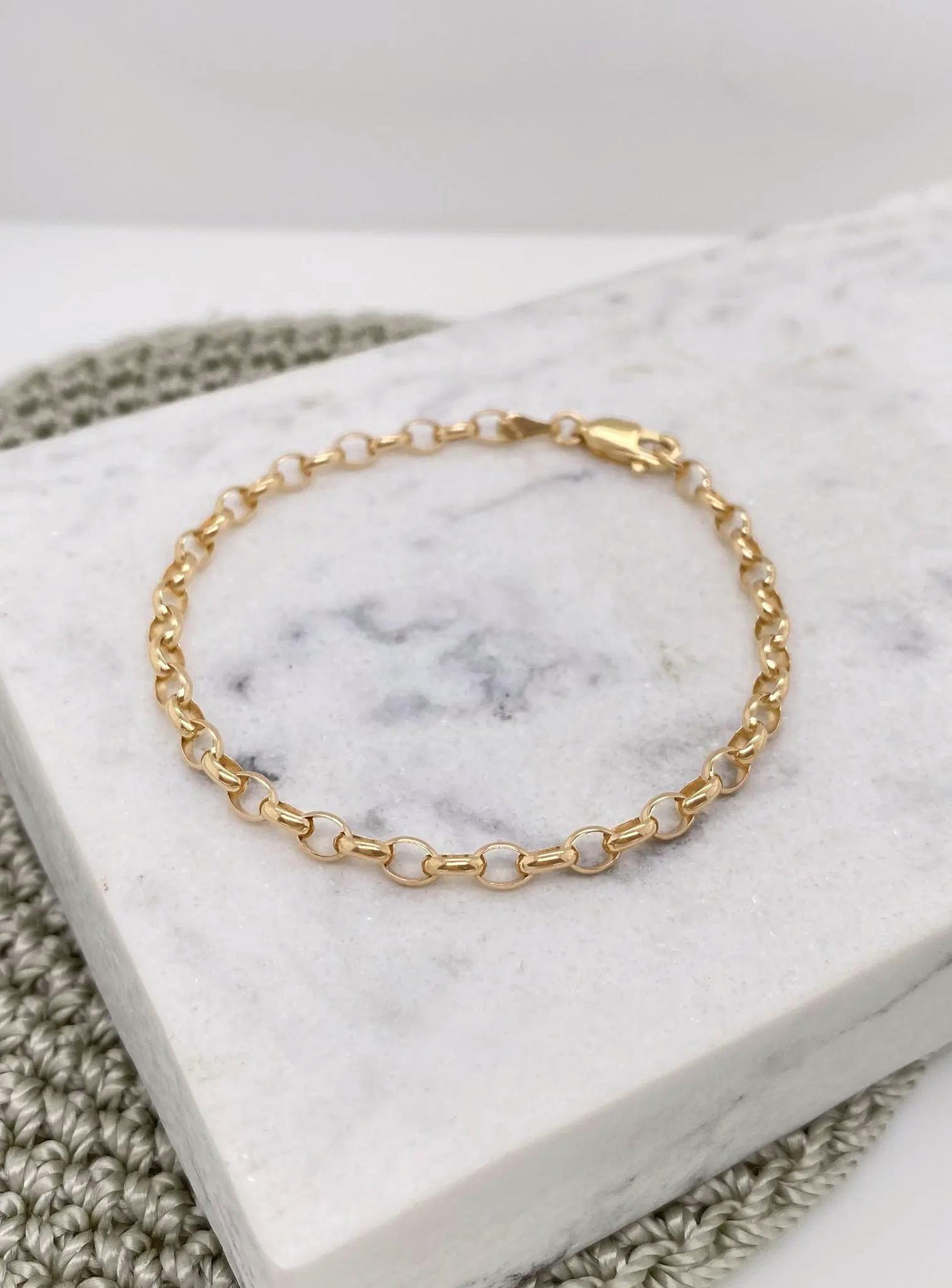 Oval Belcher 3.2mm Chain Bracelet in 9ct Gold