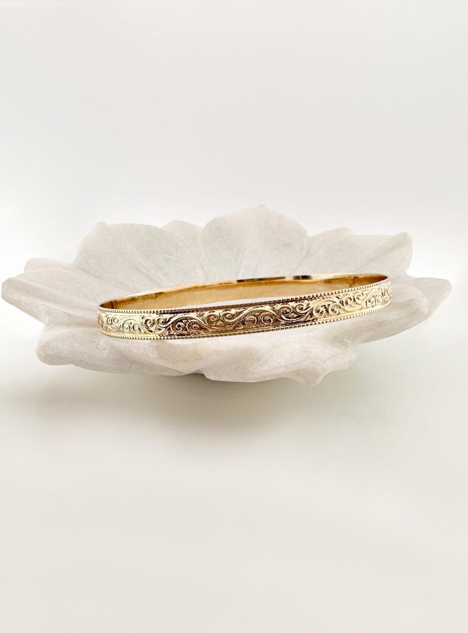 Filigree Embossed 6mm Bangle in 9ct Gold