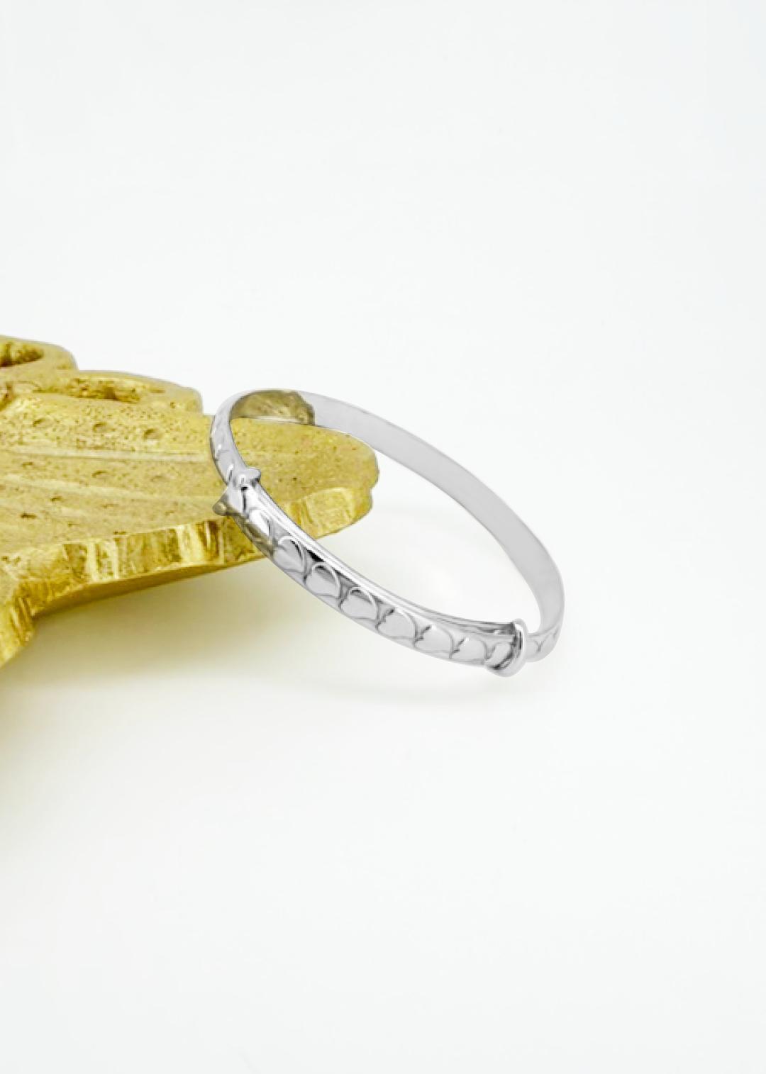 Never-ending Love Hearts Expanding Bangle in Sterling Silver